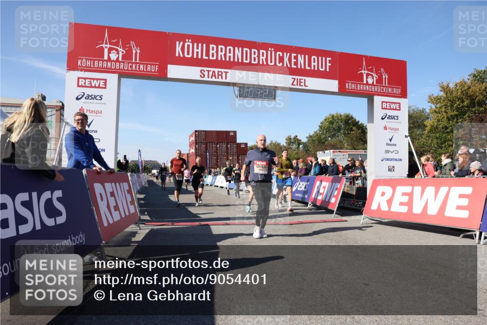 03.10.2025 - Köhlbrandbrückenlauf Lena Gebhardt http://msf.ph/oto/9054401 03.10.2025 13:07:21 Ziel 4287, 4288, 4590, 4649, 4794, 4806, 5645, 5646, 5870, 5872, 6302, 6459, 6467 meine-sportfotos.de
