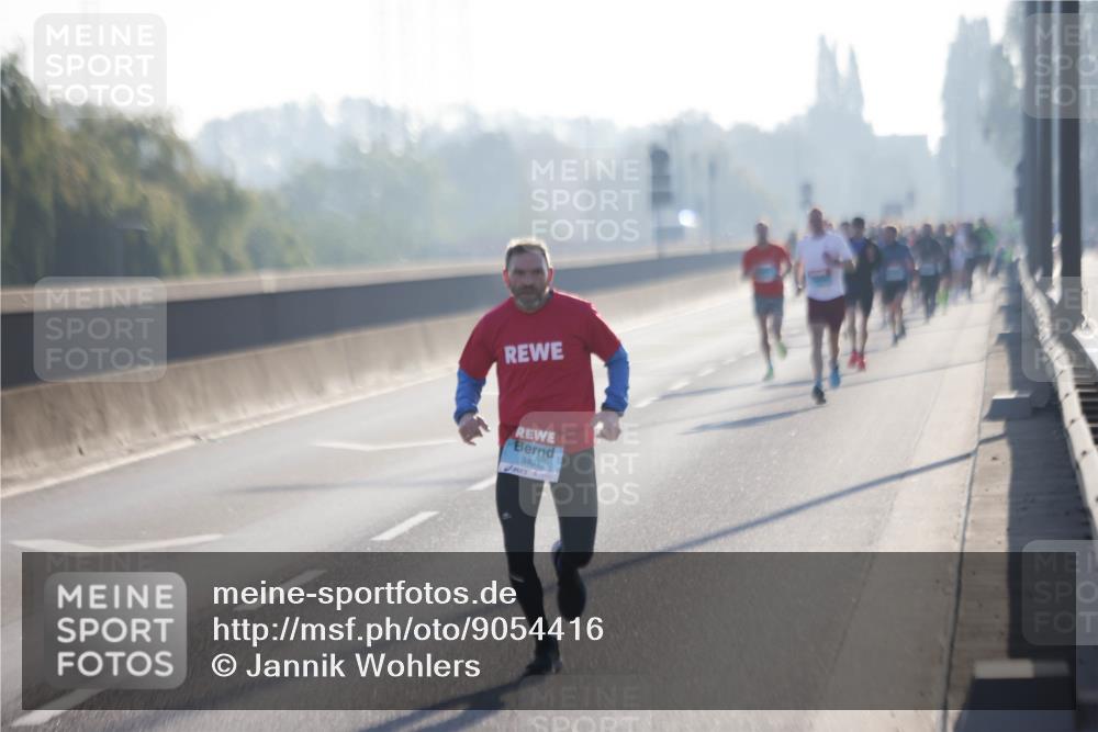 03.10.2025 - Köhlbrandbrückenlauf Jannik Wohlers http://msf.ph/oto/9054416 03.10.2025 09:12:12 Position 3 3401 meine-sportfotos.de