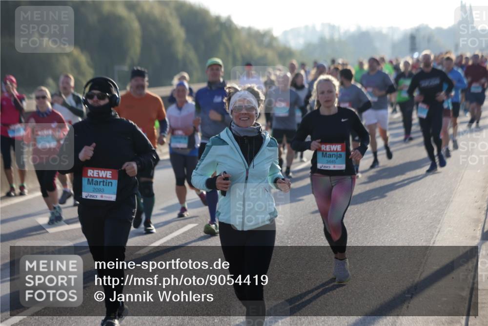 03.10.2025 - Köhlbrandbrückenlauf Jannik Wohlers http://msf.ph/oto/9054419 03.10.2025 09:20:17 Position 3 2093, 3445 meine-sportfotos.de