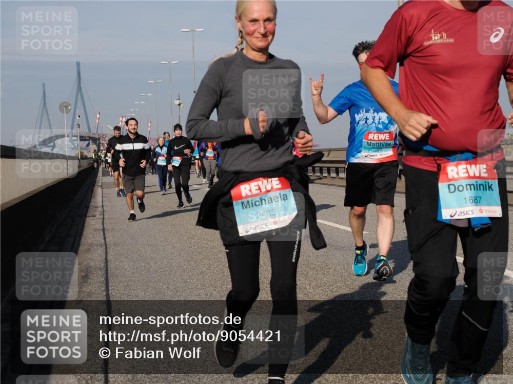 03.10.2025 - Köhlbrandbrückenlauf Fabian Wolf http://msf.ph/oto/9054421 03.10.2025 10:02:42 Position 3 2435, 2675, 1687 meine-sportfotos.de