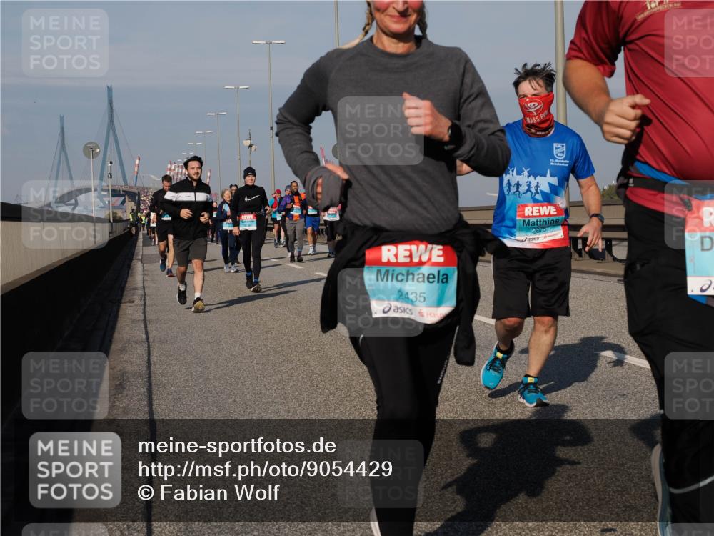 03.10.2025 - Köhlbrandbrückenlauf Fabian Wolf http://msf.ph/oto/9054429 03.10.2025 10:02:42 Position 3 2435, 267517, 10 meine-sportfotos.de