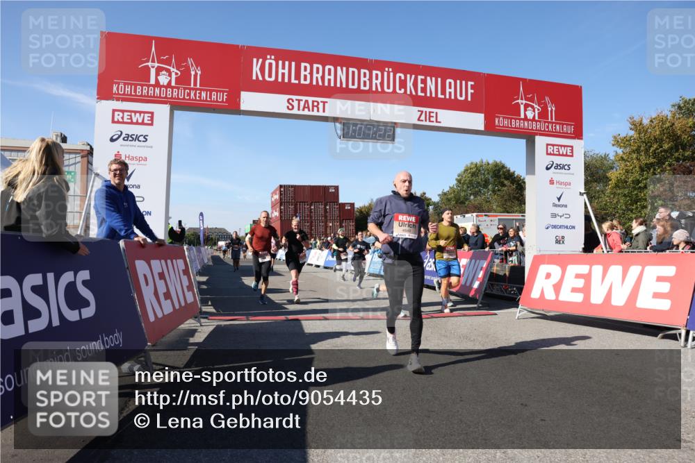 03.10.2025 - Köhlbrandbrückenlauf Lena Gebhardt http://msf.ph/oto/9054435 03.10.2025 13:07:22 Ziel 4287, 4288, 4590, 4649, 4794, 4806, 5645, 5646, 5870, 5872, 6302, 6459 meine-sportfotos.de