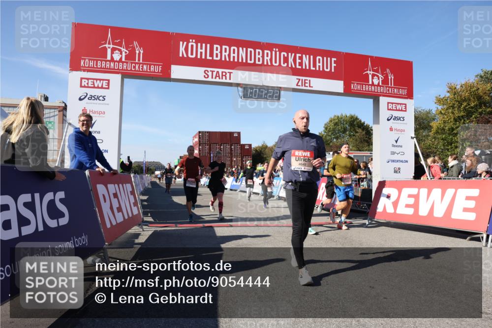 03.10.2025 - Köhlbrandbrückenlauf Lena Gebhardt http://msf.ph/oto/9054444 03.10.2025 13:07:22 Ziel 4287, 4288, 4590, 4649, 4794, 4806, 5645, 5646, 5870, 5872, 6302, 6459 meine-sportfotos.de