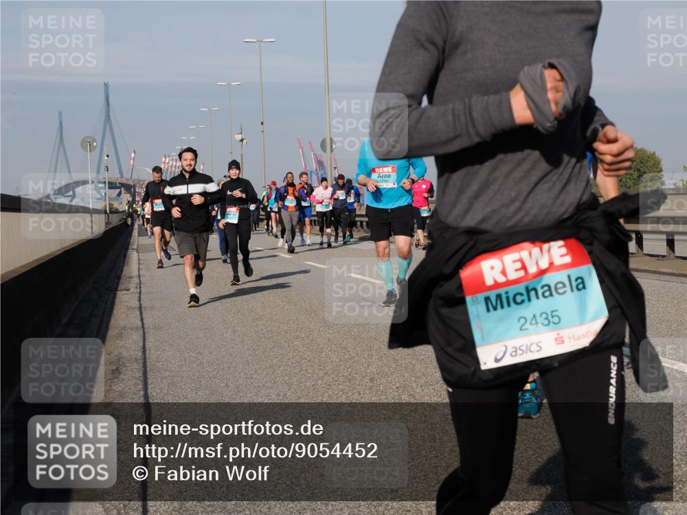 03.10.2025 - Köhlbrandbrückenlauf Fabian Wolf http://msf.ph/oto/9054452 03.10.2025 10:02:42 Position 3 2435 meine-sportfotos.de