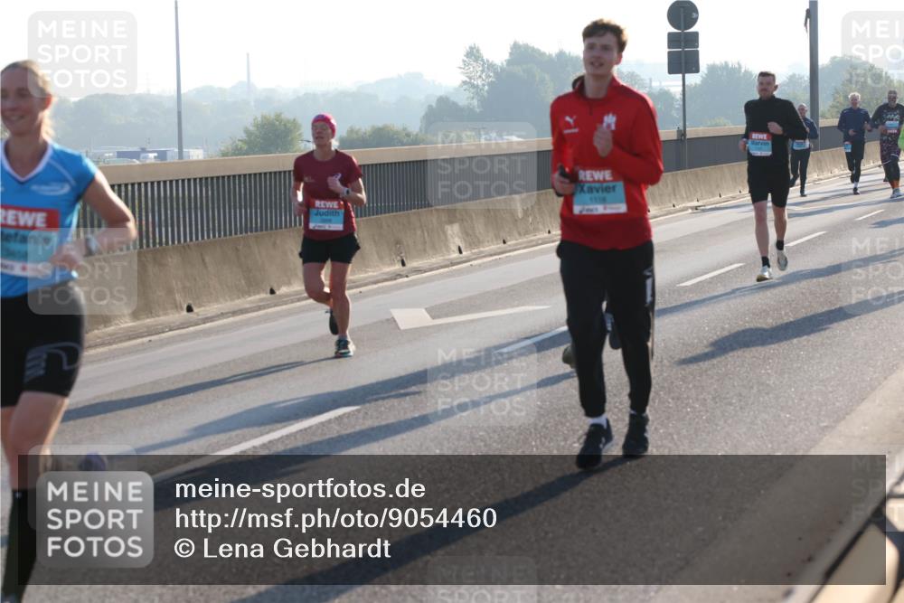 03.10.2025 - Köhlbrandbrückenlauf Lena Gebhardt http://msf.ph/oto/9054460 03.10.2025 09:16:31 Position 1 3458, 1118 meine-sportfotos.de