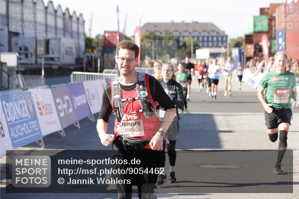 03.10.2025 - Köhlbrandbrückenlauf Jannik Wohlers http://msf.ph/oto/9054462 03.10.2025 13:09:53 Ziel 4260, 4625, 4718, 4837, 5520, 5763, 5941, 6308, 6659, 6750 meine-sportfotos.de