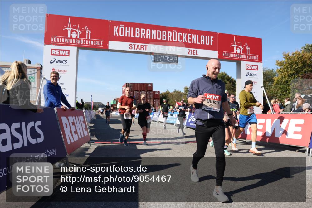 03.10.2025 - Köhlbrandbrückenlauf Lena Gebhardt http://msf.ph/oto/9054467 03.10.2025 13:07:23 Ziel 4113, 4287, 4288, 4590, 4649, 4794, 4806, 5645, 5646, 5870, 5872, 6459 meine-sportfotos.de