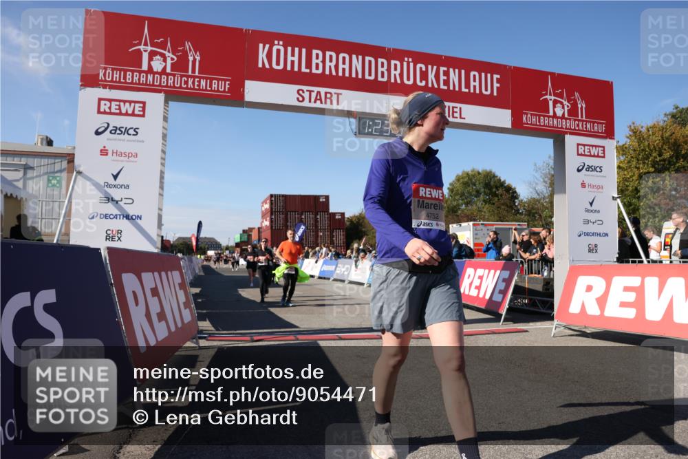 03.10.2025 - Köhlbrandbrückenlauf Lena Gebhardt http://msf.ph/oto/9054471 03.10.2025 13:23:40 Ziel 4285, 4450, 4719, 4743, 4752, 4892, 5093, 5397, 5653, 5855, 6337, 6338, 6378 meine-sportfotos.de