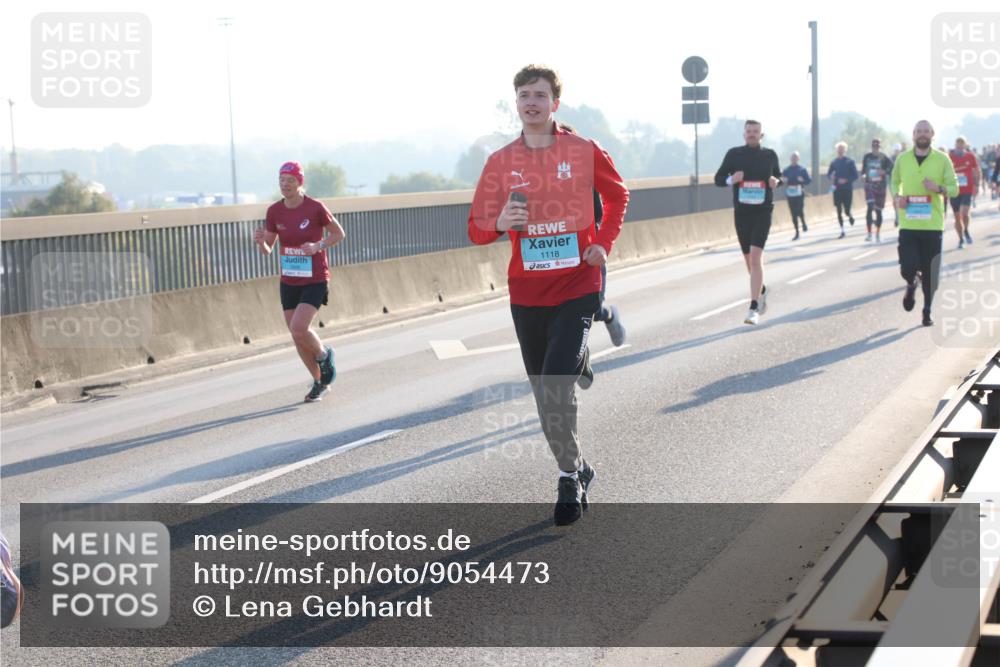 03.10.2025 - Köhlbrandbrückenlauf Lena Gebhardt http://msf.ph/oto/9054473 03.10.2025 09:16:31 Position 1 1118 meine-sportfotos.de