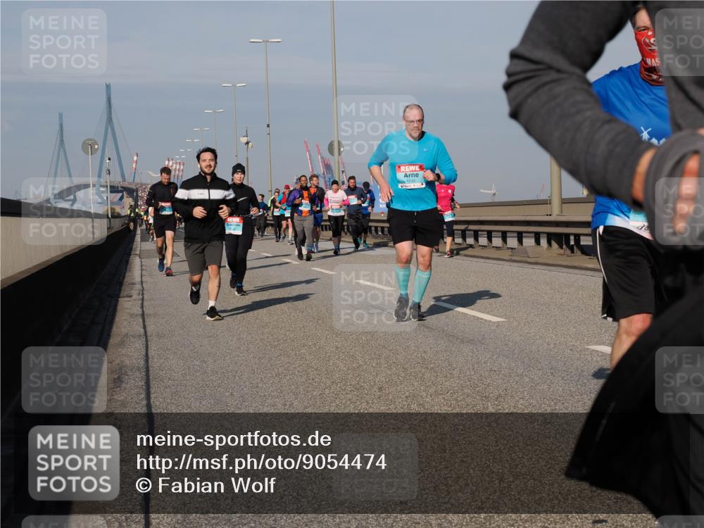 03.10.2025 - Köhlbrandbrückenlauf Fabian Wolf http://msf.ph/oto/9054474 03.10.2025 10:02:43 Position 3 1740 meine-sportfotos.de