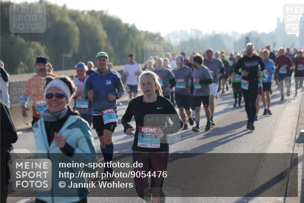 03.10.2025 - Köhlbrandbrückenlauf Jannik Wohlers http://msf.ph/oto/9054476 03.10.2025 09:20:18 Position 3 3736, 3445 meine-sportfotos.de