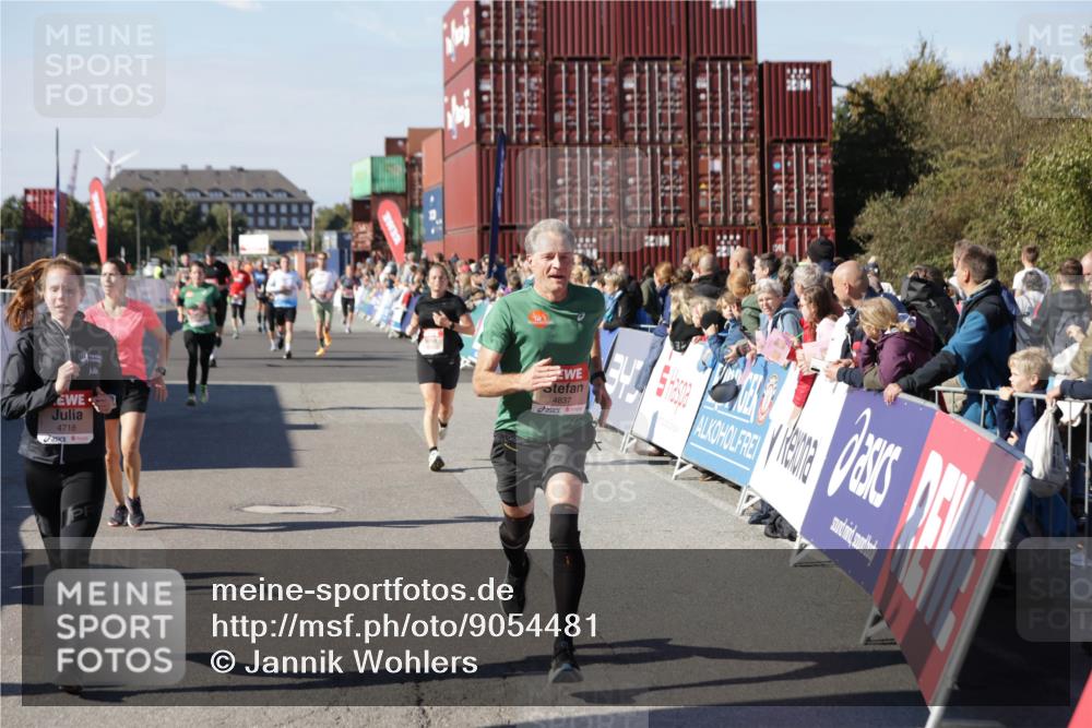 03.10.2025 - Köhlbrandbrückenlauf Jannik Wohlers http://msf.ph/oto/9054481 03.10.2025 13:09:54 Ziel 4260, 4625, 4718, 4837, 5520, 5763, 5941, 6308, 6659, 6750 meine-sportfotos.de