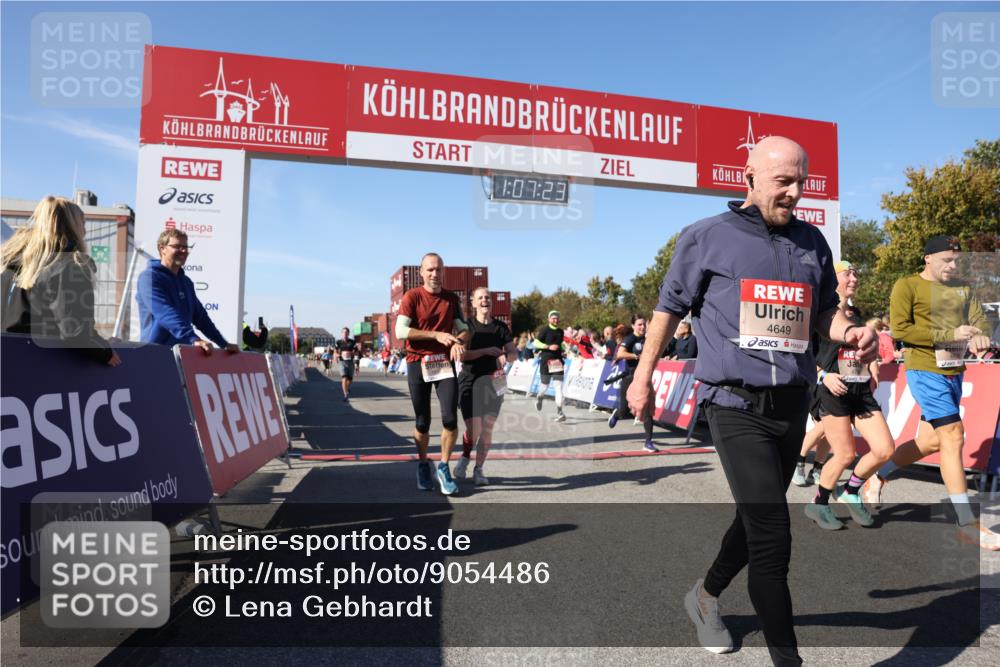 03.10.2025 - Köhlbrandbrückenlauf Lena Gebhardt http://msf.ph/oto/9054486 03.10.2025 13:07:23 Ziel 4113, 4287, 4288, 4590, 4649, 4794, 4806, 5645, 5646, 5870, 5872, 6459 meine-sportfotos.de