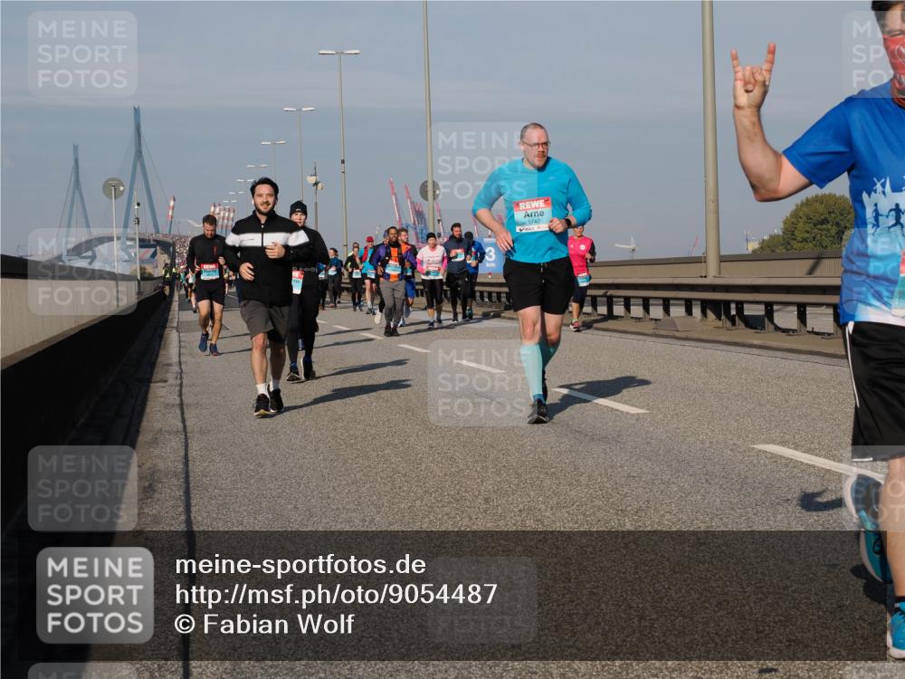 03.10.2025 - Köhlbrandbrückenlauf Fabian Wolf http://msf.ph/oto/9054487 03.10.2025 10:02:43 Position 3 1740 meine-sportfotos.de