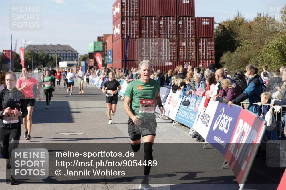 03.10.2025 - Köhlbrandbrückenlauf Jannik Wohlers http://msf.ph/oto/9054489 03.10.2025 13:09:54 Ziel 4260, 4625, 4718, 4837, 5520, 5763, 5941, 6308, 6659, 6750 meine-sportfotos.de