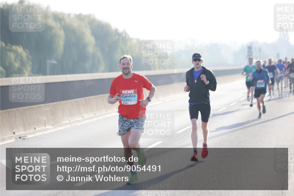 03.10.2025 - Köhlbrandbrückenlauf Jannik Wohlers http://msf.ph/oto/9054491 03.10.2025 09:12:24 Position 3 2402 meine-sportfotos.de