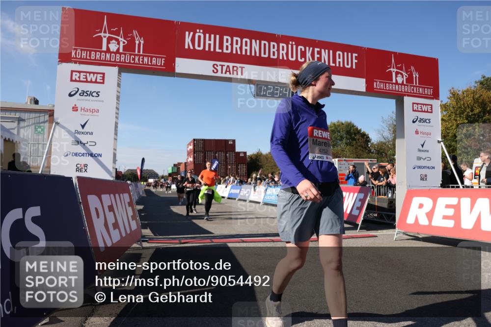 03.10.2025 - Köhlbrandbrückenlauf Lena Gebhardt http://msf.ph/oto/9054492 03.10.2025 13:23:40 Ziel 4285, 4450, 4719, 4743, 4752, 4892, 5093, 5397, 5653, 5855, 6337, 6338, 6378 meine-sportfotos.de