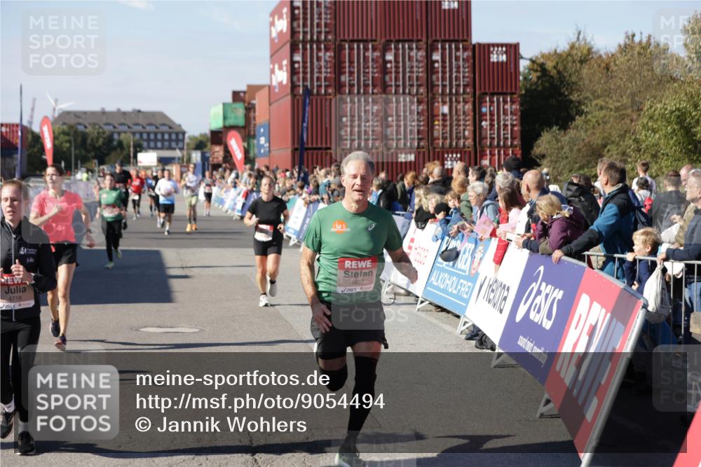 03.10.2025 - Köhlbrandbrückenlauf Jannik Wohlers http://msf.ph/oto/9054494 03.10.2025 13:09:54 Ziel 4260, 4625, 4718, 4837, 5520, 5763, 5941, 6308, 6659, 6750 meine-sportfotos.de
