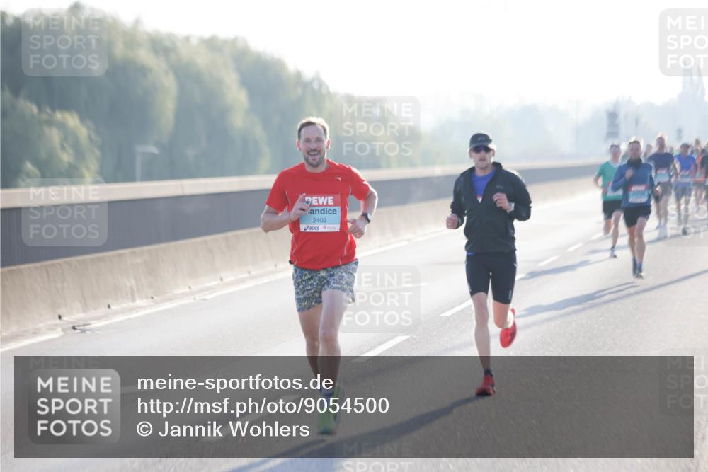 03.10.2025 - Köhlbrandbrückenlauf Jannik Wohlers http://msf.ph/oto/9054500 03.10.2025 09:12:24 Position 3 2402 meine-sportfotos.de