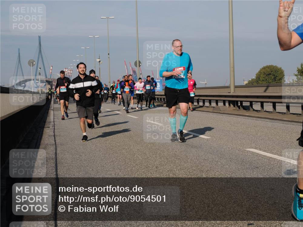 03.10.2025 - Köhlbrandbrückenlauf Fabian Wolf http://msf.ph/oto/9054501 03.10.2025 10:02:43 Position 3  meine-sportfotos.de