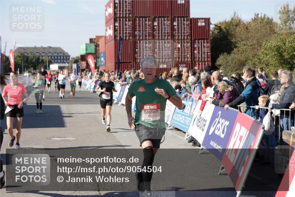 03.10.2025 - Köhlbrandbrückenlauf Jannik Wohlers http://msf.ph/oto/9054504 03.10.2025 13:09:54 Ziel 4260, 4625, 4718, 4837, 5520, 5763, 5941, 6308, 6659, 6750 meine-sportfotos.de