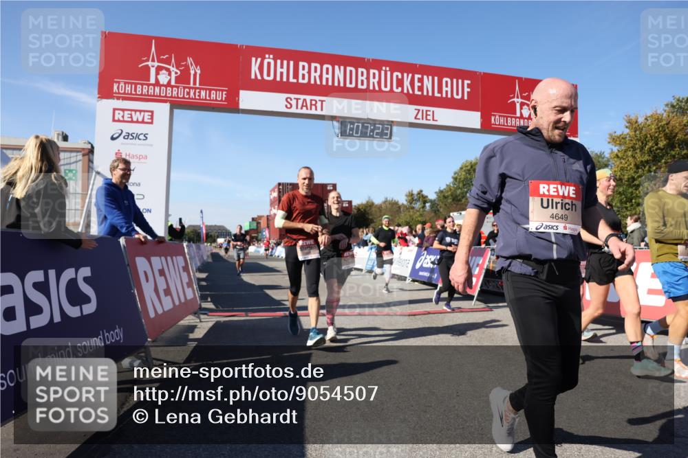 03.10.2025 - Köhlbrandbrückenlauf Lena Gebhardt http://msf.ph/oto/9054507 03.10.2025 13:07:23 Ziel 4113, 4287, 4288, 4590, 4649, 4794, 4806, 5645, 5646, 5870, 5872, 6459 meine-sportfotos.de