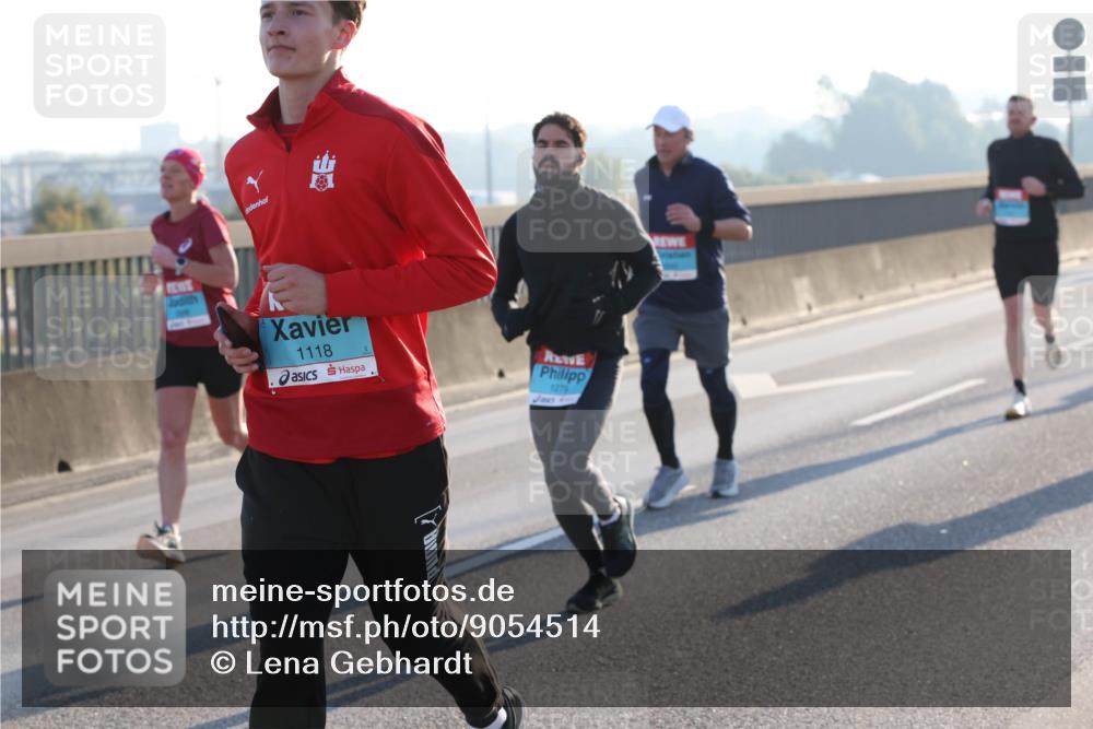 03.10.2025 - Köhlbrandbrückenlauf Lena Gebhardt http://msf.ph/oto/9054514 03.10.2025 09:16:32 Position 1 1118, 1279 meine-sportfotos.de