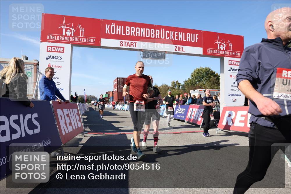 03.10.2025 - Köhlbrandbrückenlauf Lena Gebhardt http://msf.ph/oto/9054516 03.10.2025 13:07:24 Ziel 4113, 4287, 4288, 4590, 4636, 4649, 4794, 4806, 5645, 5646, 5870, 5872, 6459 meine-sportfotos.de
