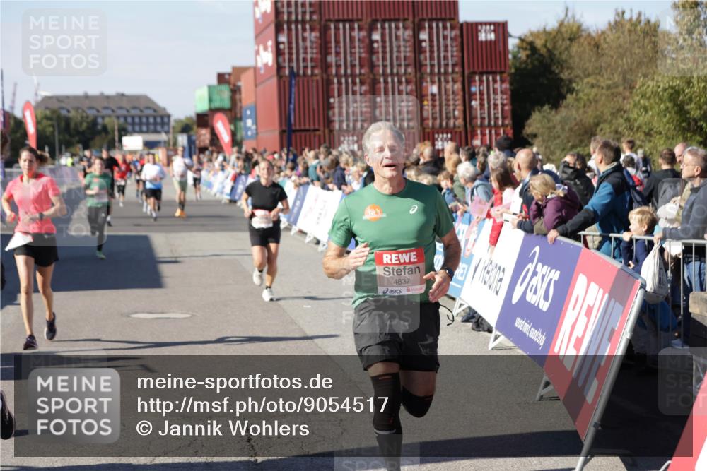 03.10.2025 - Köhlbrandbrückenlauf Jannik Wohlers http://msf.ph/oto/9054517 03.10.2025 13:09:55 Ziel 4260, 4625, 4718, 4837, 4929, 5520, 5763, 5941, 6308, 6659, 6750 meine-sportfotos.de