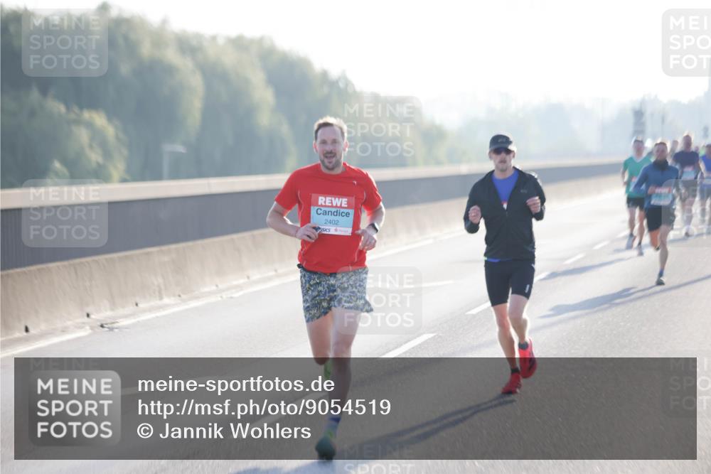 03.10.2025 - Köhlbrandbrückenlauf Jannik Wohlers http://msf.ph/oto/9054519 03.10.2025 09:12:25 Position 3 2402 meine-sportfotos.de