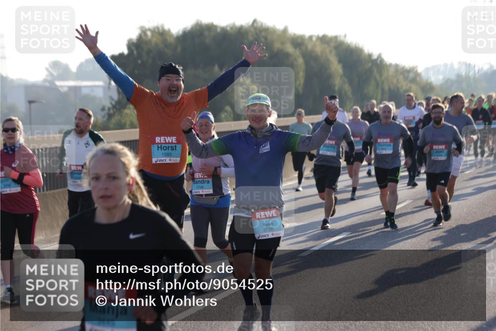 03.10.2025 - Köhlbrandbrückenlauf Jannik Wohlers http://msf.ph/oto/9054525 03.10.2025 09:20:20 Position 3 38080, 1593, 3445, 1746, 3736 meine-sportfotos.de