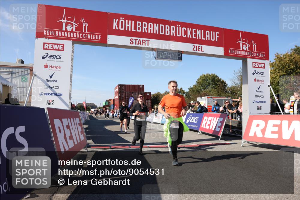 03.10.2025 - Köhlbrandbrückenlauf Lena Gebhardt http://msf.ph/oto/9054531 03.10.2025 13:23:42 Ziel 4285, 4743, 4752, 5093, 5397, 5653, 5855 meine-sportfotos.de