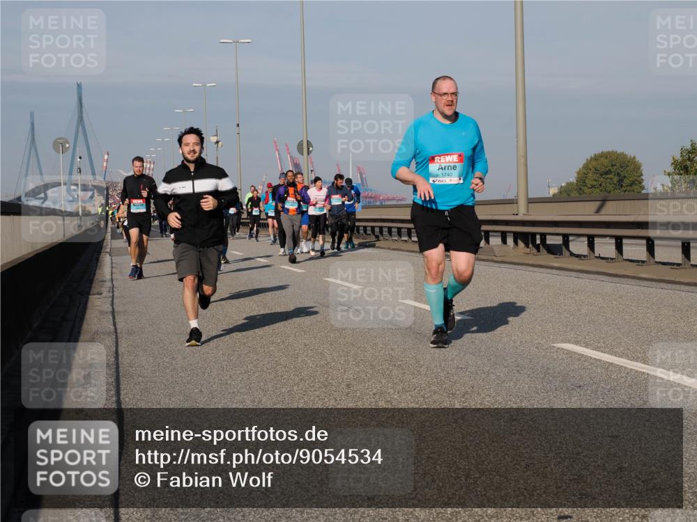 03.10.2025 - Köhlbrandbrückenlauf Fabian Wolf http://msf.ph/oto/9054534 03.10.2025 10:02:44 Position 3 1740 meine-sportfotos.de