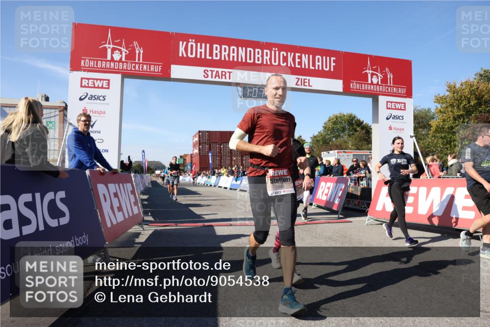 03.10.2025 - Köhlbrandbrückenlauf Lena Gebhardt http://msf.ph/oto/9054538 03.10.2025 13:07:24 Ziel 4113, 4287, 4288, 4590, 4636, 4649, 4794, 4806, 5645, 5646, 5870, 5872, 6459 meine-sportfotos.de