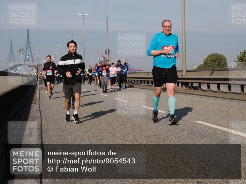 03.10.2025 - Köhlbrandbrückenlauf Fabian Wolf http://msf.ph/oto/9054543 03.10.2025 10:02:44 Position 3  meine-sportfotos.de