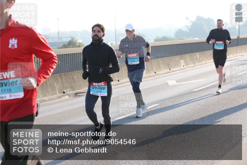 03.10.2025 - Köhlbrandbrückenlauf Lena Gebhardt http://msf.ph/oto/9054546 03.10.2025 09:16:33 Position 1 1118, 1279, 2843 meine-sportfotos.de