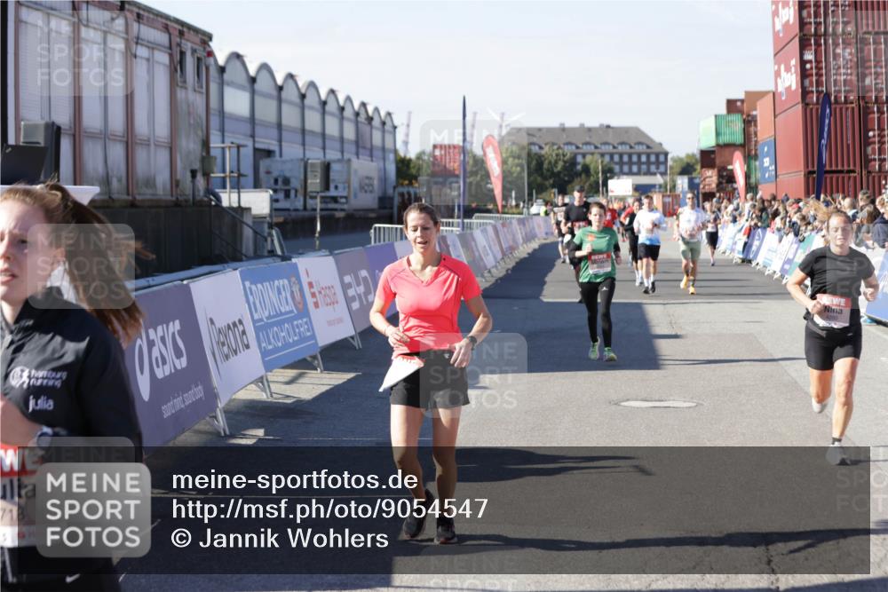03.10.2025 - Köhlbrandbrückenlauf Jannik Wohlers http://msf.ph/oto/9054547 03.10.2025 13:09:56 Ziel 4260, 4625, 4718, 4787, 4837, 4929, 5520, 5763, 5941, 6083, 6308, 6659, 6750 meine-sportfotos.de