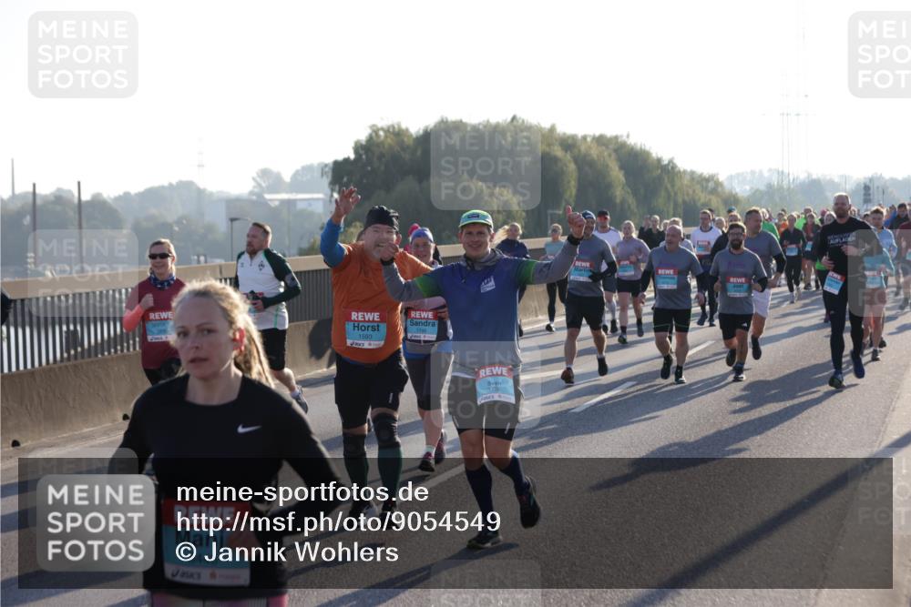 03.10.2025 - Köhlbrandbrückenlauf Jannik Wohlers http://msf.ph/oto/9054549 03.10.2025 09:20:20 Position 3 3445, 1746, 1593, 3736 meine-sportfotos.de