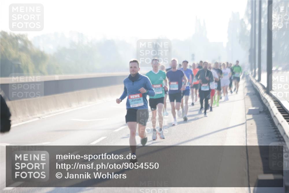 03.10.2025 - Köhlbrandbrückenlauf Jannik Wohlers http://msf.ph/oto/9054550 03.10.2025 09:12:26 Position 3 3350 meine-sportfotos.de