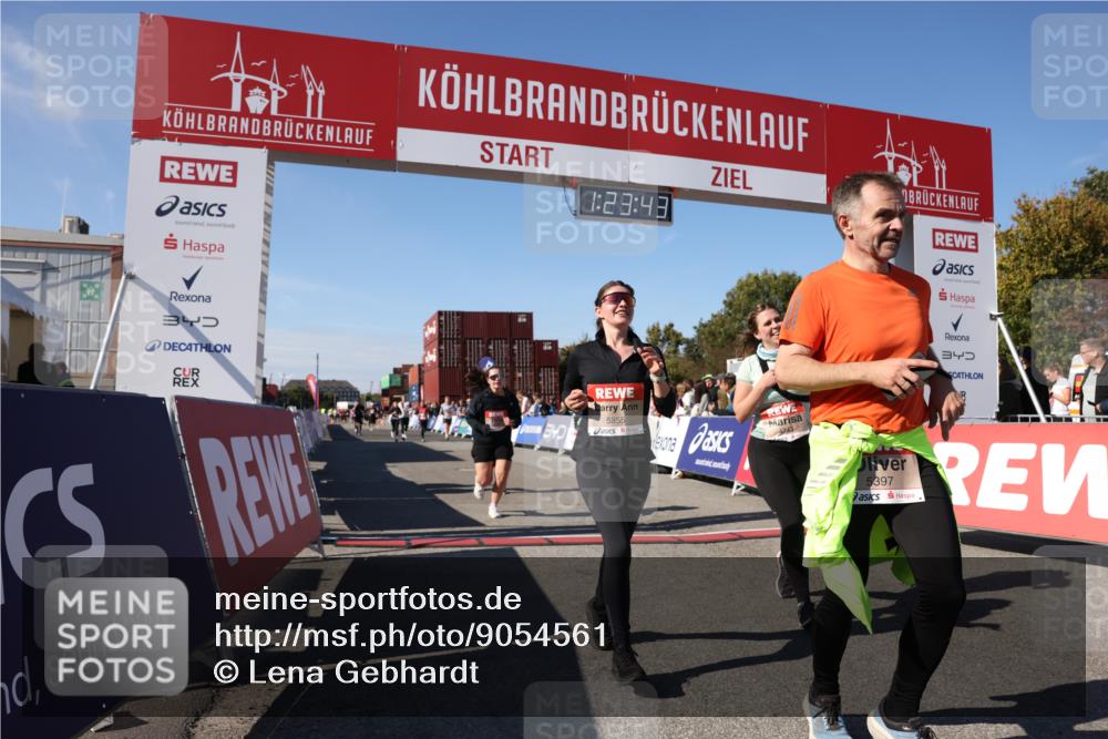 03.10.2025 - Köhlbrandbrückenlauf Lena Gebhardt http://msf.ph/oto/9054561 03.10.2025 13:23:43 Ziel 4285, 4465, 4743, 4752, 5093, 5397, 5653, 5855, 6728 meine-sportfotos.de
