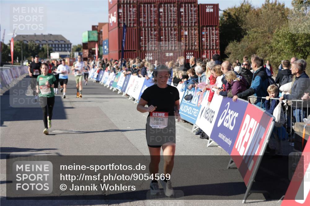 03.10.2025 - Köhlbrandbrückenlauf Jannik Wohlers http://msf.ph/oto/9054569 03.10.2025 13:09:57 Ziel 4260, 4625, 4718, 4787, 4837, 4929, 5520, 5763, 5941, 6083, 6750, 6764 meine-sportfotos.de