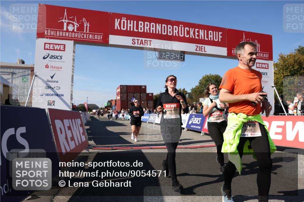 03.10.2025 - Köhlbrandbrückenlauf Lena Gebhardt http://msf.ph/oto/9054571 03.10.2025 13:23:43 Ziel 4285, 4465, 4743, 4752, 5093, 5397, 5653, 5855, 6728 meine-sportfotos.de