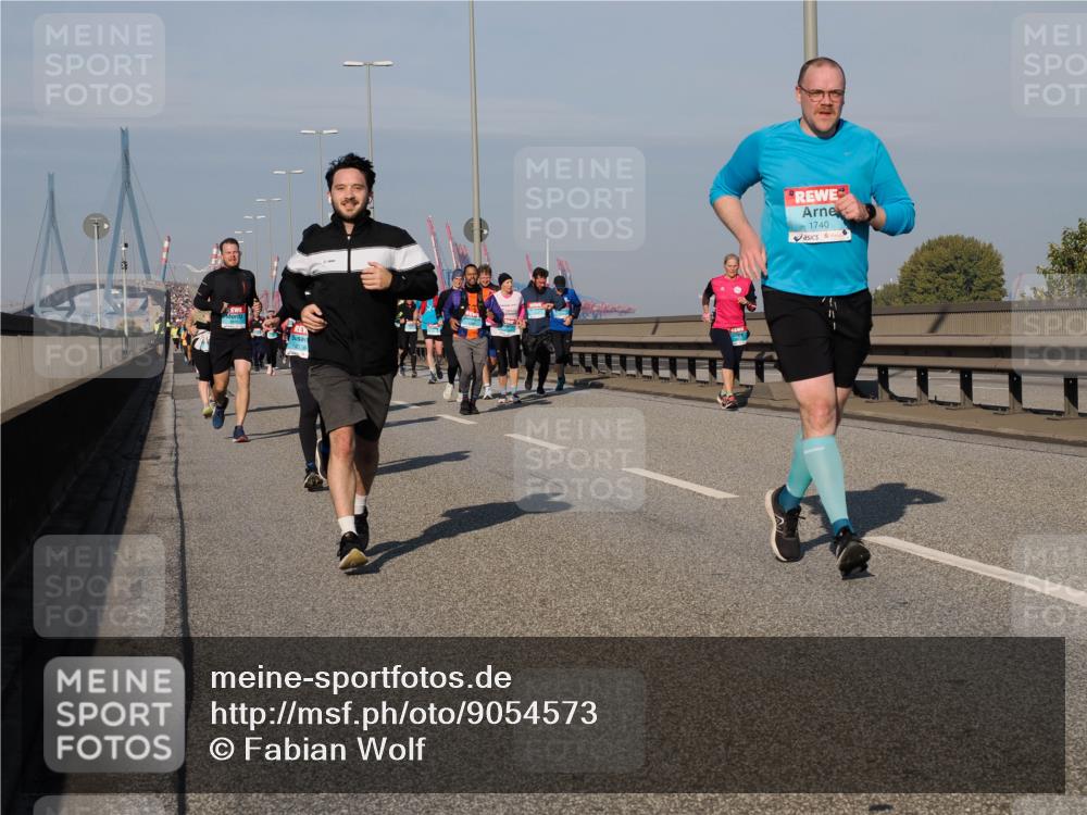 03.10.2025 - Köhlbrandbrückenlauf Fabian Wolf http://msf.ph/oto/9054573 03.10.2025 10:02:44 Position 3 2076, 1740 meine-sportfotos.de