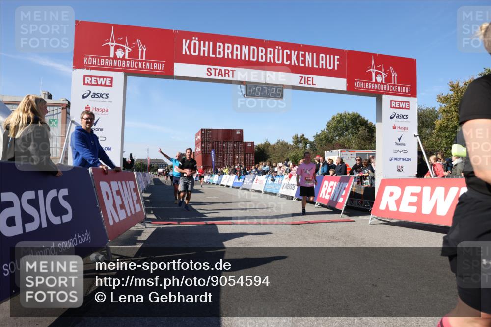 03.10.2025 - Köhlbrandbrückenlauf Lena Gebhardt http://msf.ph/oto/9054594 03.10.2025 13:07:26 Ziel 4113, 4287, 4288, 4375, 4590, 4636, 4649, 4794, 4806, 5645, 5646, 5870, 5872, 6459 meine-sportfotos.de