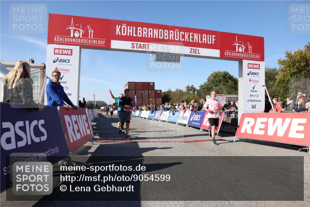 03.10.2025 - Köhlbrandbrückenlauf Lena Gebhardt http://msf.ph/oto/9054599 03.10.2025 13:07:26 Ziel 4113, 4287, 4288, 4375, 4590, 4636, 4649, 4794, 4806, 5645, 5646, 5870, 5872, 6459 meine-sportfotos.de