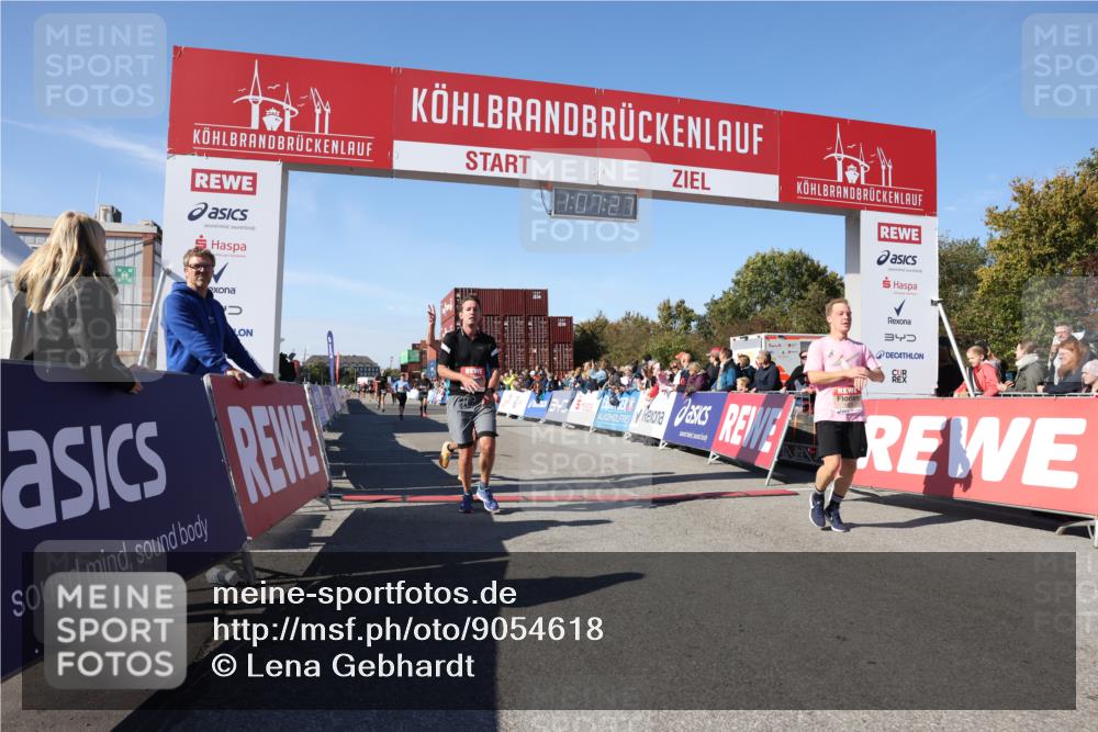 03.10.2025 - Köhlbrandbrückenlauf Lena Gebhardt http://msf.ph/oto/9054618 03.10.2025 13:07:27 Ziel 4113, 4254, 4287, 4288, 4375, 4590, 4636, 4649, 4794, 4806, 5645, 5646, 5870, 5872, 6459 meine-sportfotos.de