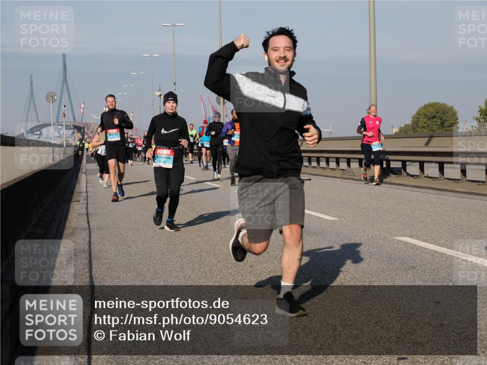 03.10.2025 - Köhlbrandbrückenlauf Fabian Wolf http://msf.ph/oto/9054623 03.10.2025 10:02:45 Position 3 2076 meine-sportfotos.de