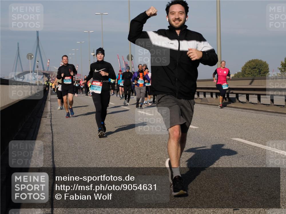 03.10.2025 - Köhlbrandbrückenlauf Fabian Wolf http://msf.ph/oto/9054631 03.10.2025 10:02:46 Position 3 2810, 2076 meine-sportfotos.de