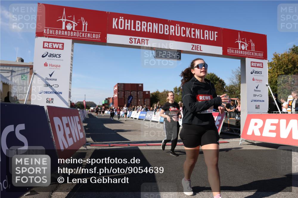 03.10.2025 - Köhlbrandbrückenlauf Lena Gebhardt http://msf.ph/oto/9054639 03.10.2025 13:23:45 Ziel 4285, 4465, 4743, 4752, 4918, 5081, 5093, 5397, 5653, 5855, 6728 meine-sportfotos.de