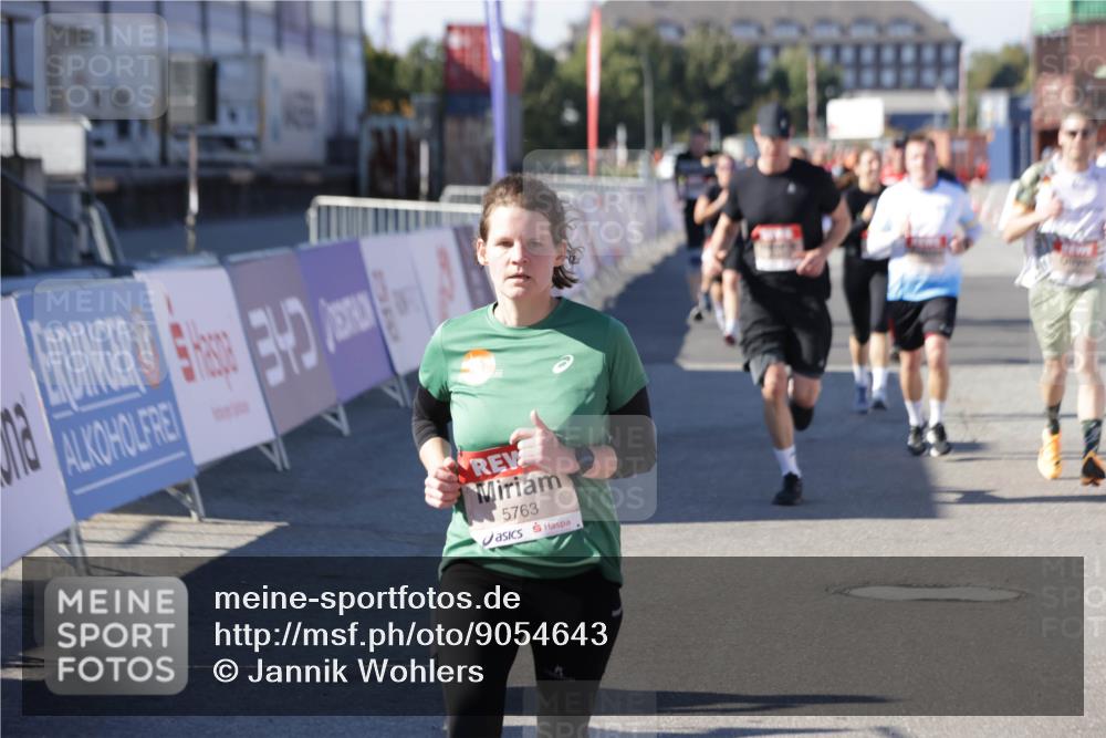 03.10.2025 - Köhlbrandbrückenlauf Jannik Wohlers http://msf.ph/oto/9054643 03.10.2025 13:09:59 Ziel 4260, 4625, 4718, 4787, 4837, 4929, 5520, 5763, 5941, 6083, 6428, 6432, 6750, 6764 meine-sportfotos.de